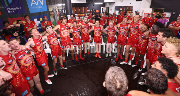 AFL 2025 Round 10 - Gold Coast v Hawthorn - A-59472347