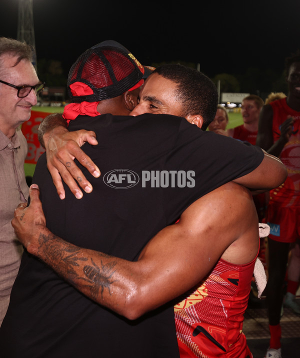AFL 2025 Round 10 - Gold Coast v Hawthorn - A-59472350