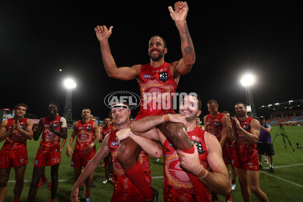 AFL 2025 Round 10 - Gold Coast v Hawthorn - A-59472375