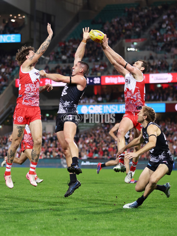 AFL 2025 Round 10 - Sydney v Carlton - A-59481211