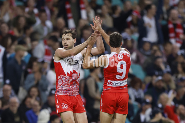 AFL 2025 Round 10 - Sydney v Carlton - A-59481532