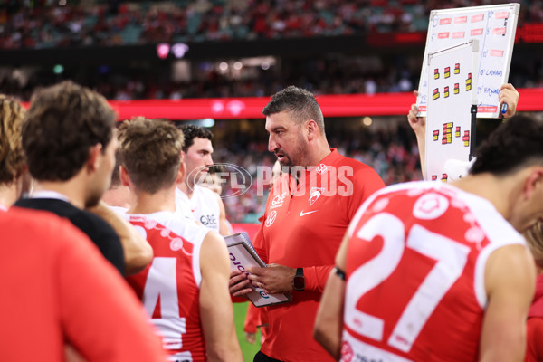 AFL 2025 Round 10 - Sydney v Carlton - A-59481592