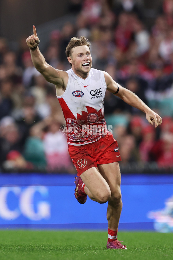 AFL 2025 Round 10 - Sydney v Carlton - A-59484237