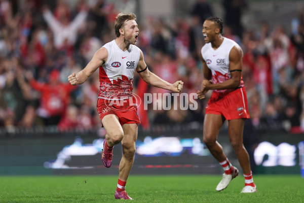 AFL 2025 Round 10 - Sydney v Carlton - A-59484239