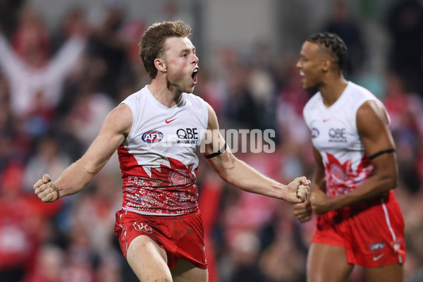 AFL 2025 Round 10 - Sydney v Carlton - A-59484240