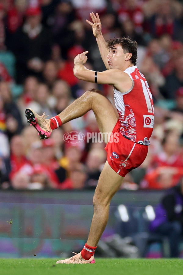 AFL 2025 Round 10 - Sydney v Carlton - A-59484907