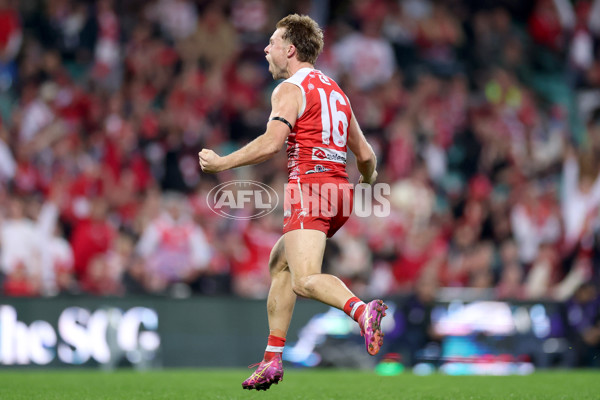 AFL 2025 Round 10 - Sydney v Carlton - A-59487394