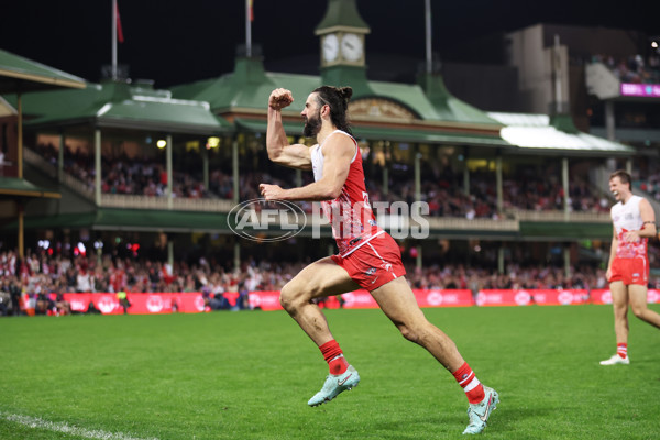 AFL 2025 Round 10 - Sydney v Carlton - A-59487421