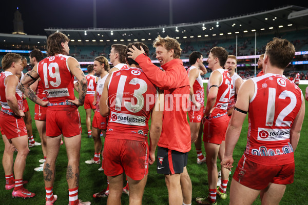 AFL 2025 Round 10 - Sydney v Carlton - A-59487422