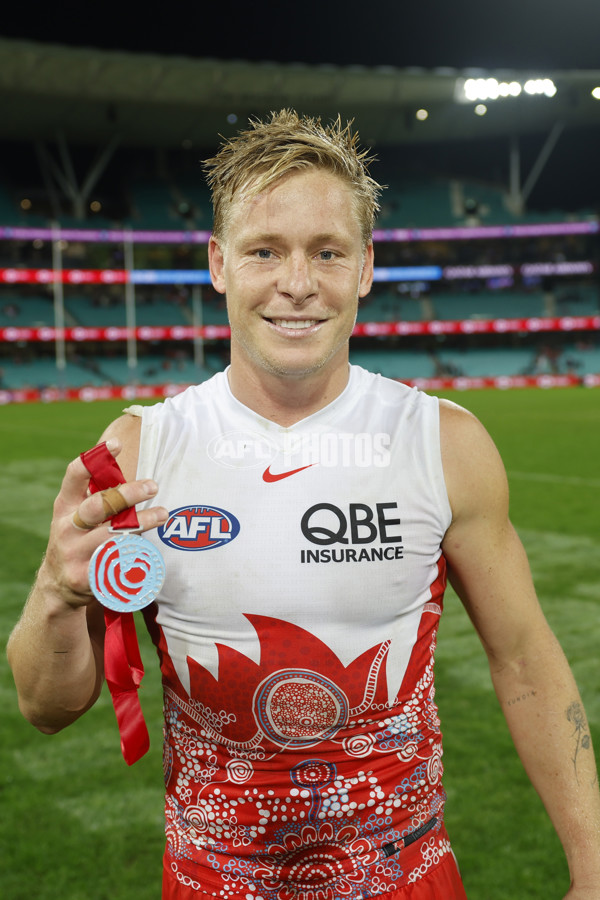 AFL 2025 Round 10 - Sydney v Carlton - A-59487489