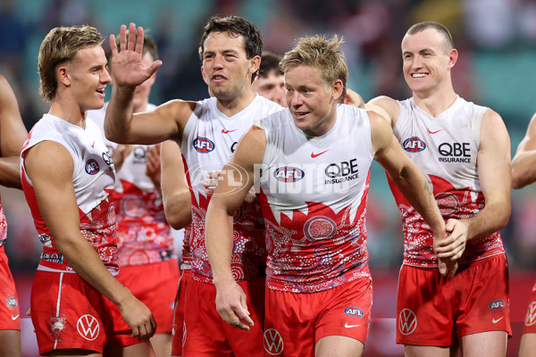 AFL 2025 Round 10 - Sydney v Carlton - A-59487539