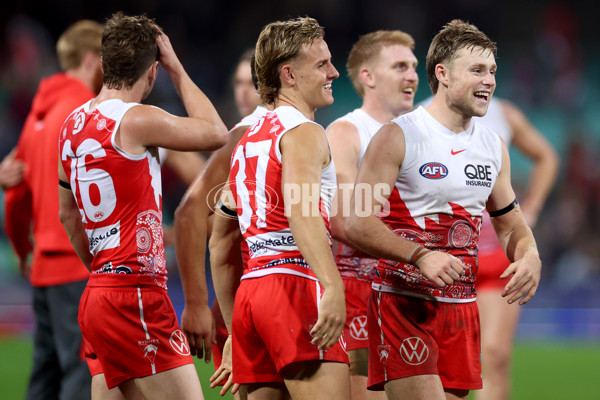 AFL 2025 Round 10 - Sydney v Carlton - A-59487549