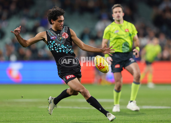 AFL 2025 Round 10 - Yartapuulti v Geelong - A-59525340