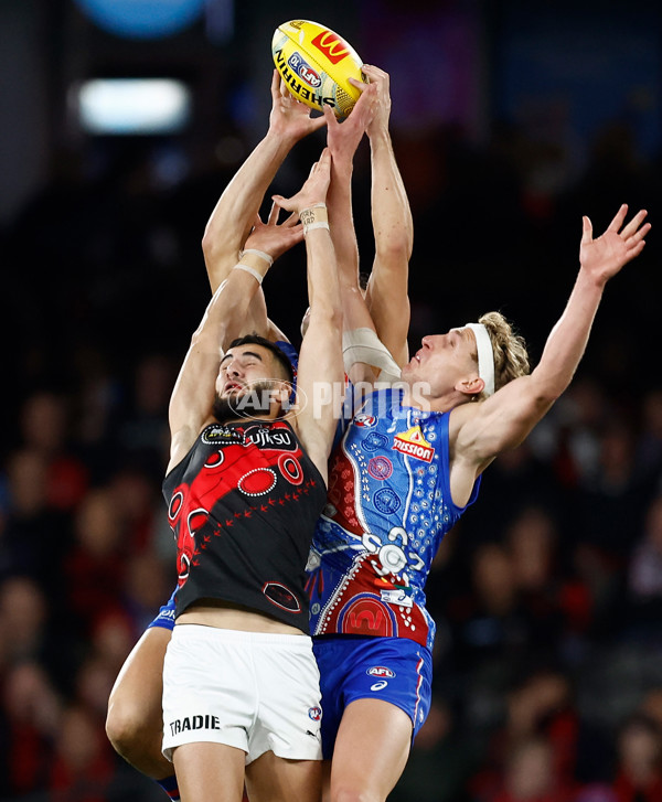 AFL 2025 Round 10 - Western Bulldogs v Essendon - A-59527705