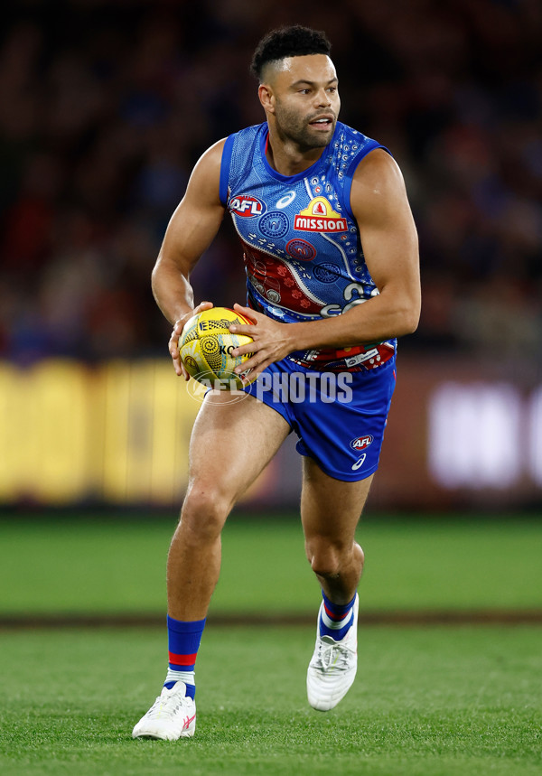 AFL 2025 Round 10 - Western Bulldogs v Essendon - A-59527706