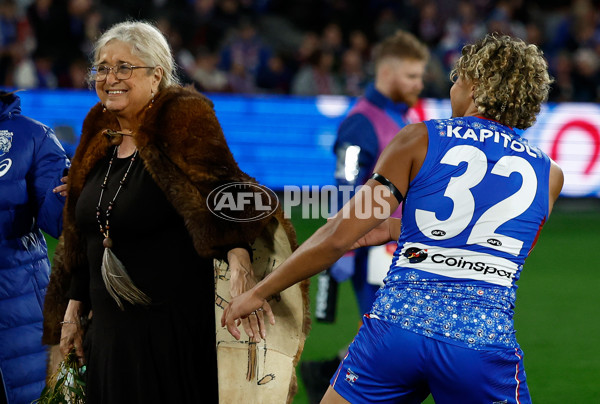 AFL 2025 Round 10 - Western Bulldogs v Essendon - A-59529838