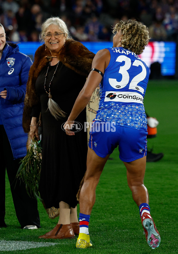 AFL 2025 Round 10 - Western Bulldogs v Essendon - A-59529840