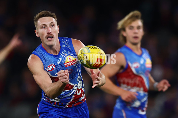 AFL 2025 Round 10 - Western Bulldogs v Essendon - A-59529877
