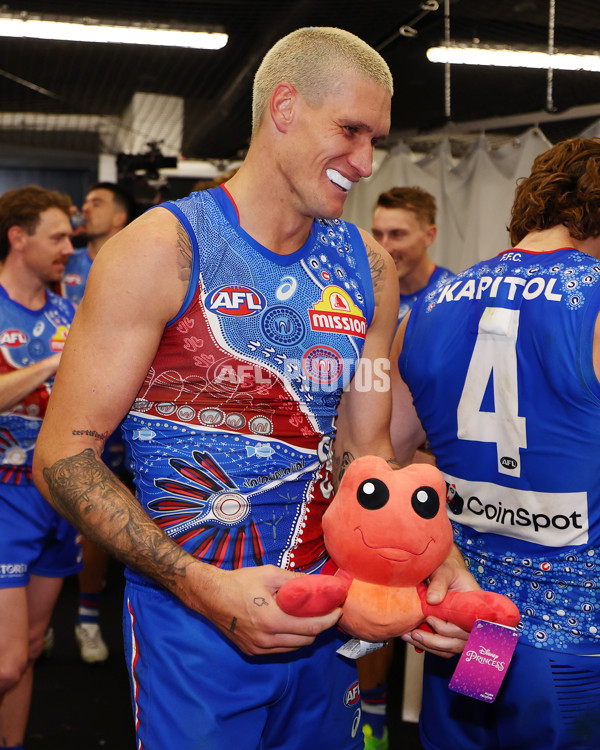 AFL 2025 Round 10 - Western Bulldogs v Essendon - A-59532424
