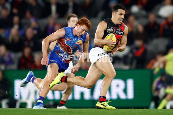 AFL 2025 Round 10 - Western Bulldogs v Essendon - A-59532465