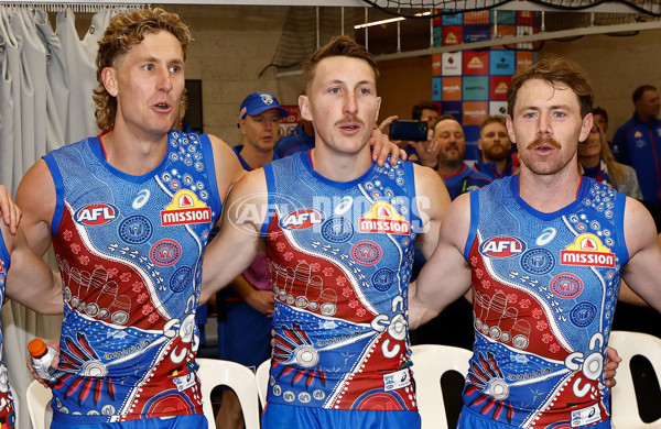 AFL 2025 Round 10 - Western Bulldogs v Essendon - A-59534871