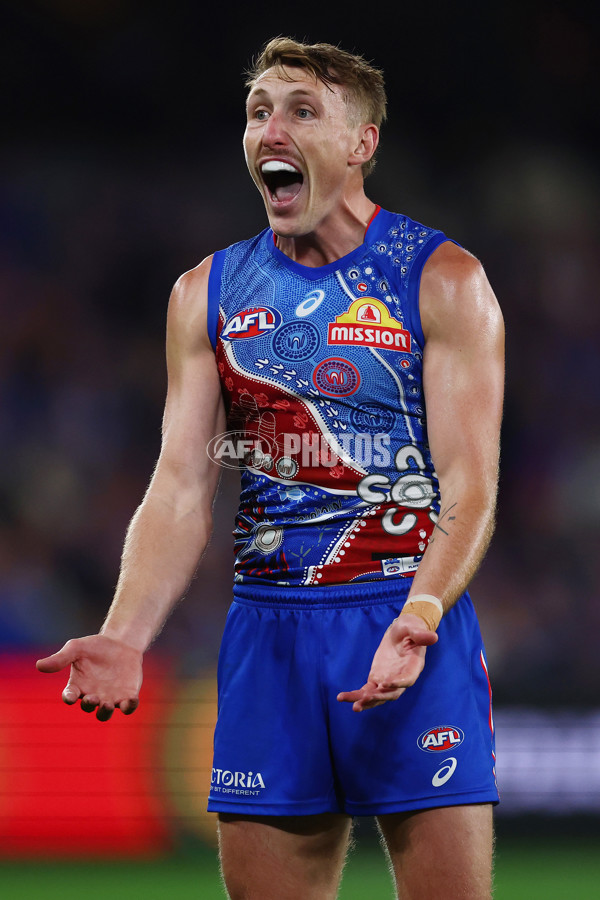 AFL 2025 Round 10 - Western Bulldogs v Essendon - A-59534875