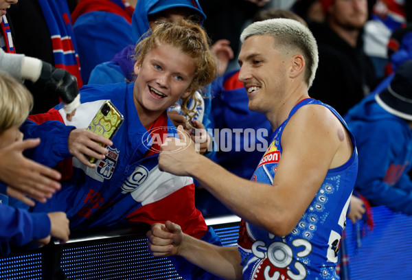 AFL 2025 Round 10 - Western Bulldogs v Essendon - A-59534924