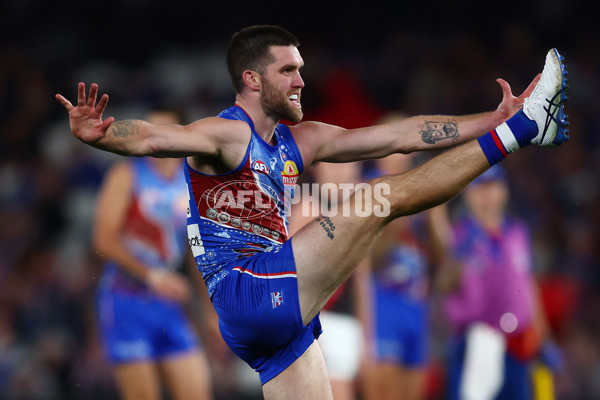AFL 2025 Round 10 - Western Bulldogs v Essendon - A-59535275