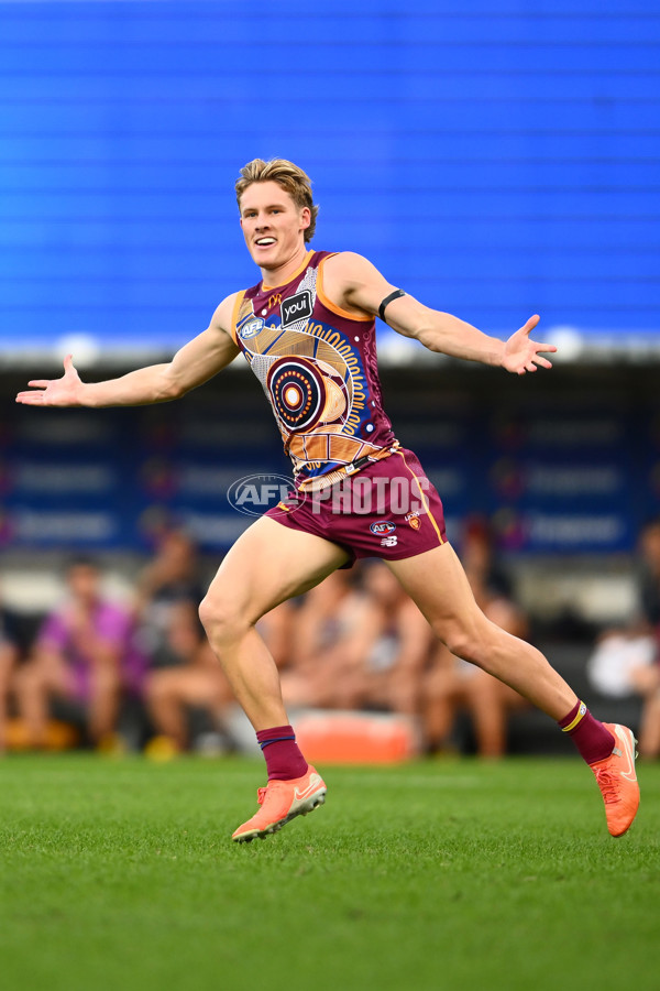 AFL 2025 Round 10 - Brisbane v Narrm - A-59545399