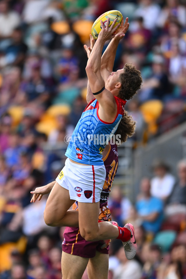 AFL 2025 Round 10 - Brisbane v Narrm - A-59545965