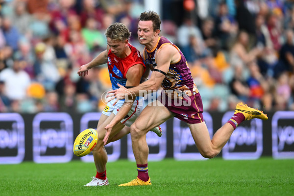 AFL 2025 Round 10 - Brisbane v Narrm - A-59550054