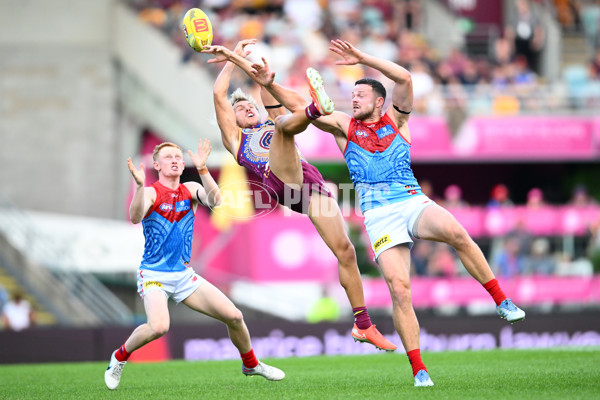 AFL 2025 Round 10 - Brisbane v Narrm - A-59550068