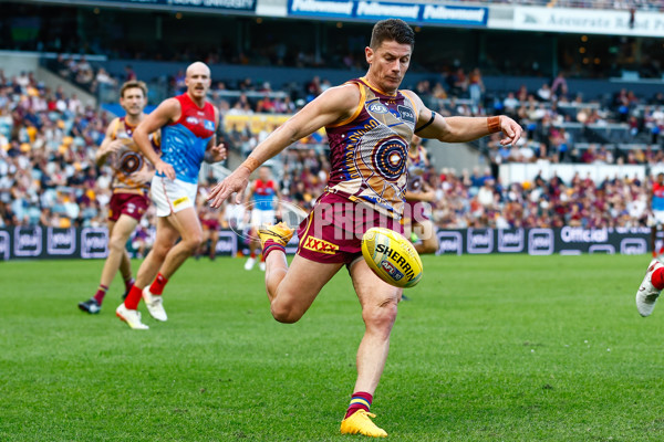 AFL 2025 Round 10 - Brisbane v Narrm - A-59551932