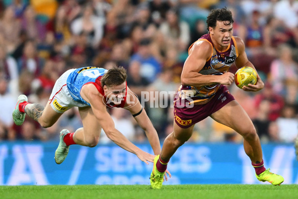 AFL 2025 Round 10 - Brisbane v Narrm - A-59559869