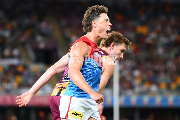 AFL 2025 Round 10 - Brisbane v Narrm - A-59559898