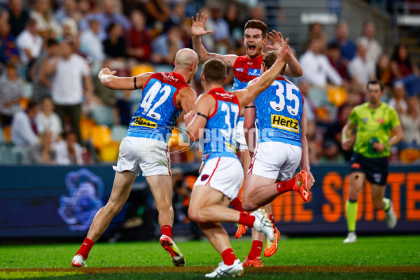 AFL 2025 Round 10 - Brisbane v Narrm - A-59562541