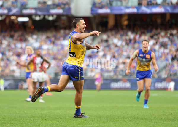 AFL 2025 Round 10 - Waalitj Marawar v Euro-Yroke - A-59569997