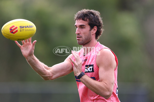 AFL 2025 Training - Gold Coast 190525 - A-59579219