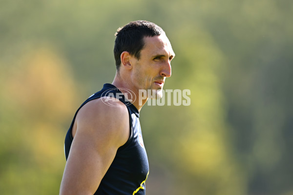 AFL 2025 Training - Brisbane 220525 - A-59596730