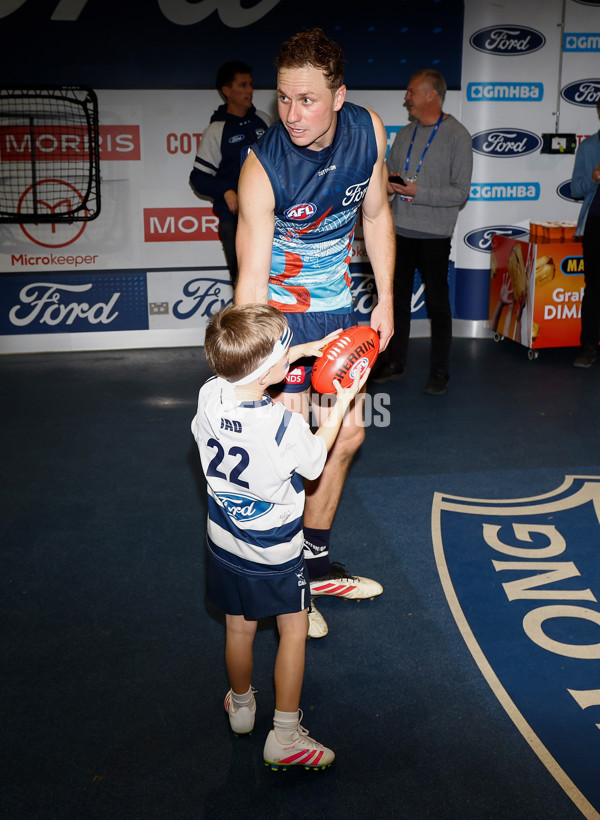 AFL 2025 Round 11 - Geelong v Western Bulldogs - A-59611370