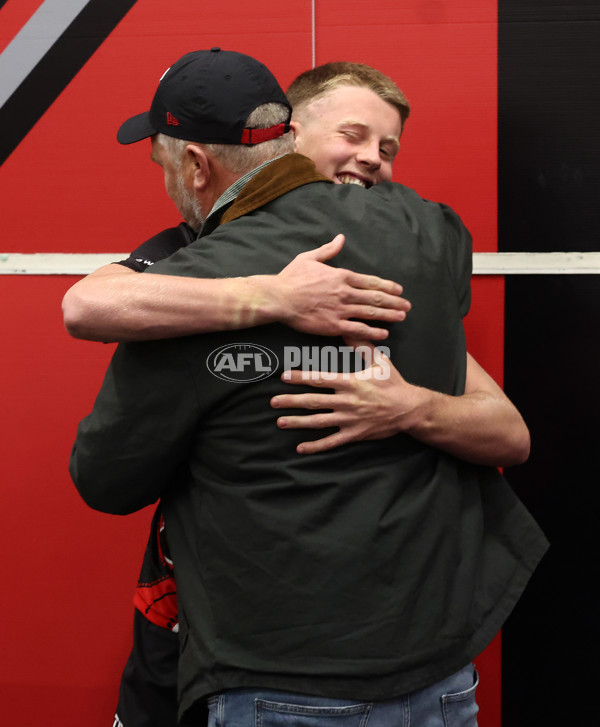 AFL 2025 Round 11 - Essendon v Richmond - A-59614706