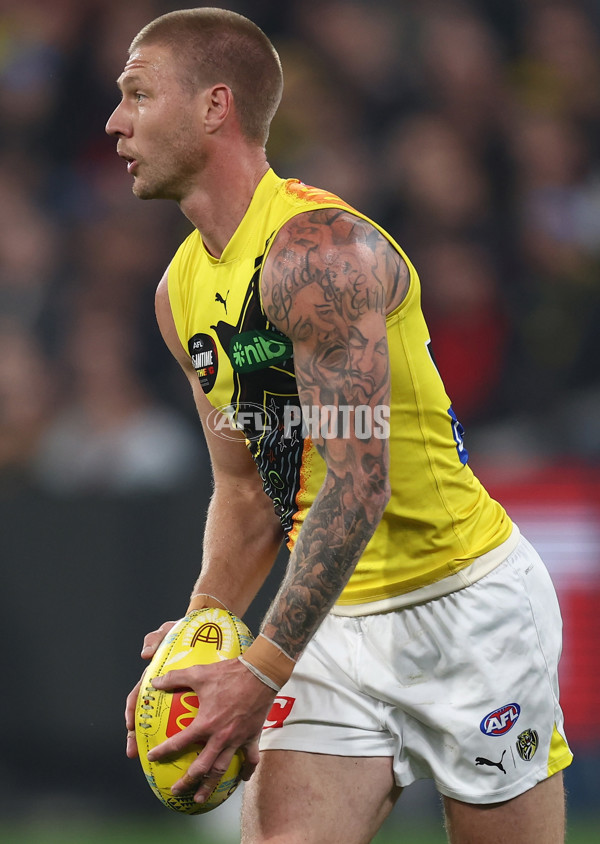 AFL 2025 Round 11 - Essendon v Richmond - A-59617048