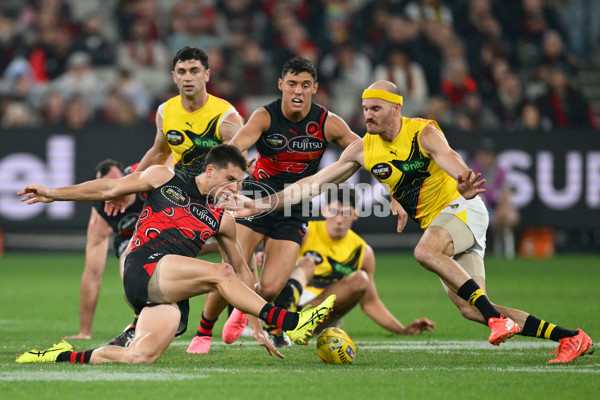 AFL 2025 Round 11 - Essendon v Richmond - A-59619751