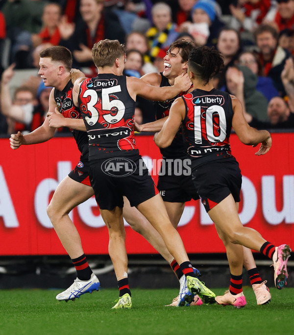 AFL 2025 Round 11 - Essendon v Richmond - A-59619785