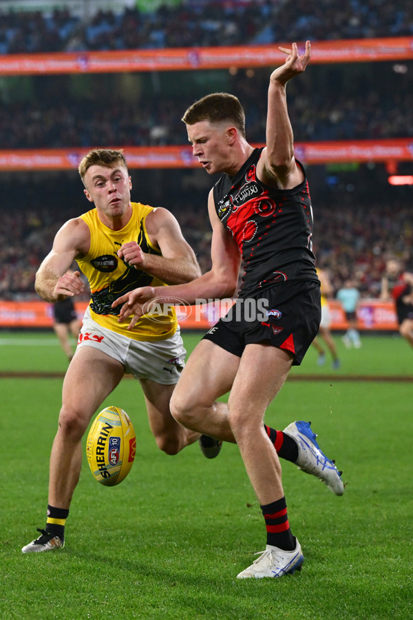 AFL 2025 Round 11 - Essendon v Richmond - A-59624702