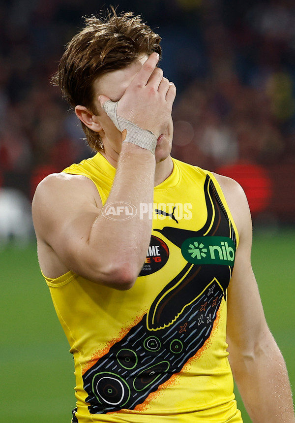 AFL 2025 Round 11 - Essendon v Richmond - A-59626911