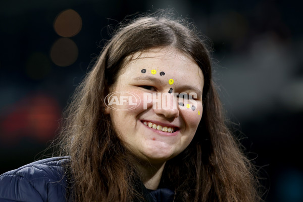 AFL 2025 Round 11 - Essendon v Richmond - A-59626929