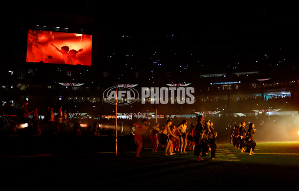 AFL 2025 Round 11 - Essendon v Richmond - A-59626950