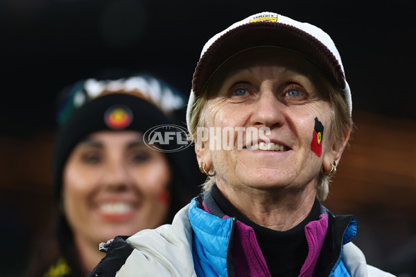 AFL 2025 Round 11 - Essendon v Richmond - A-59627349