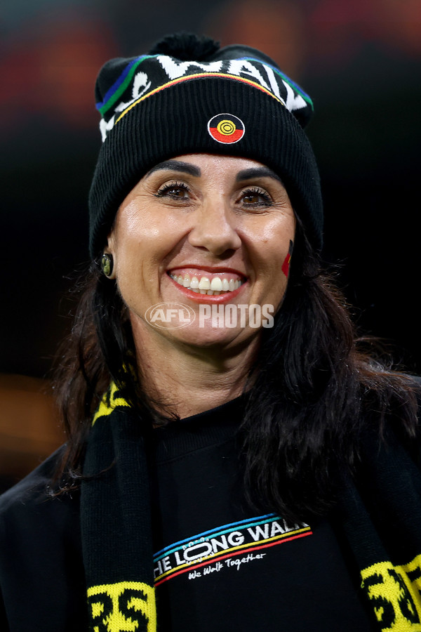 AFL 2025 Round 11 - Essendon v Richmond - A-59627357